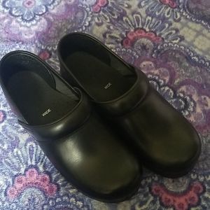 Dansko NWOT Women's Clogs